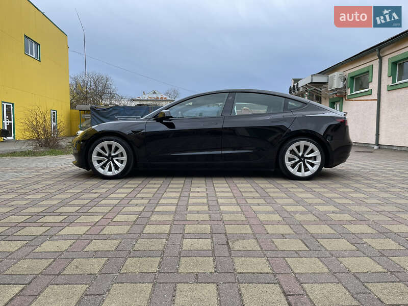 Седан Tesla Model 3 2022 в Стрые
