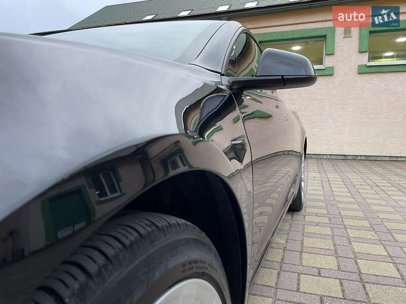 Седан Tesla Model 3 2022 в Стрые