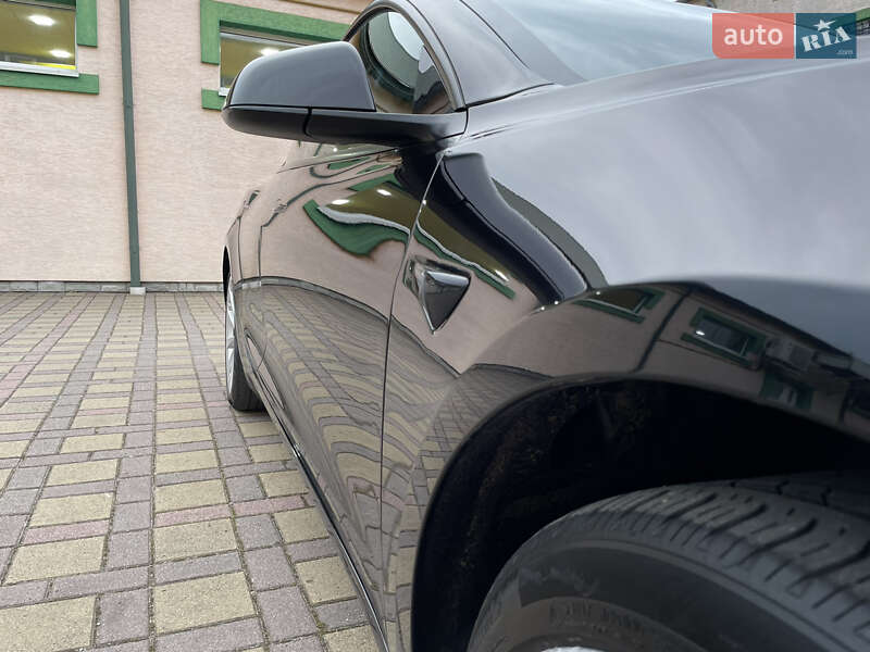 Седан Tesla Model 3 2022 в Стрые