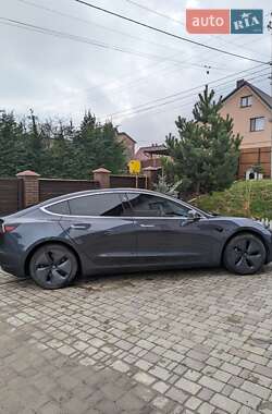 Седан Tesla Model 3 2019 в Черновцах