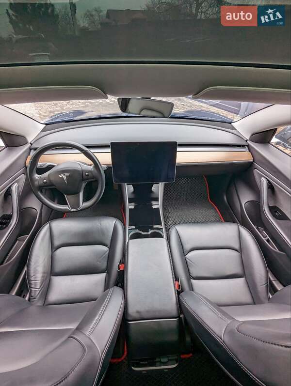 Седан Tesla Model 3 2019 в Чернівцях фото 17 Седан Tesla Model 3 2019 в Чернівцях