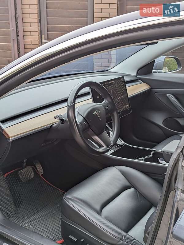 Седан Tesla Model 3 2019 в Чернівцях фото 21 Седан Tesla Model 3 2019 в Чернівцях