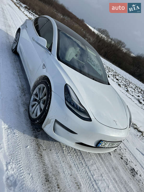 Седан Tesla Model 3 2019 в Черновцах
