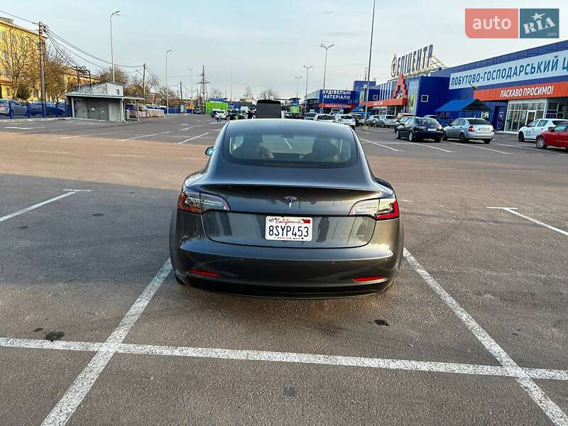 Седан Tesla Model 3 2018 в Житомирі