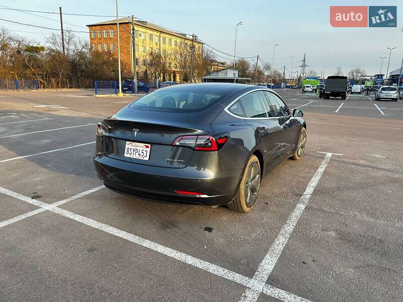 Седан Tesla Model 3 2018 в Житомирі