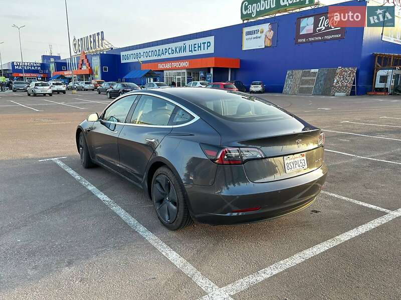Седан Tesla Model 3 2018 в Житомирі