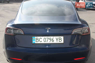 Седан Tesla Model 3 2020 в Львове