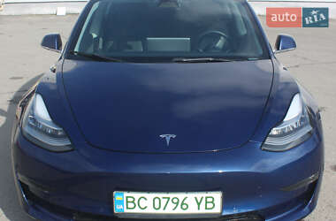 Седан Tesla Model 3 2020 в Львове