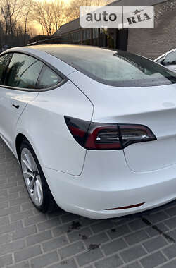 Седан Tesla Model 3 2022 в Дніпрі