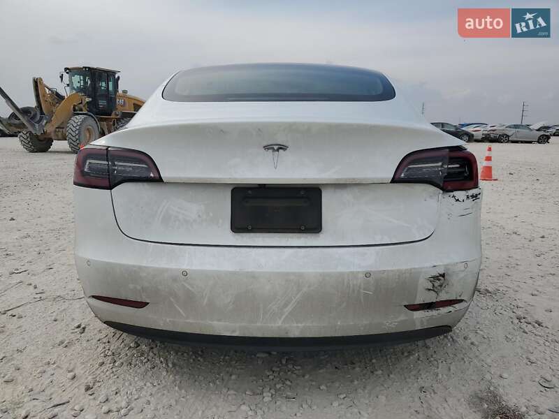 Седан Tesla Model 3 2020 в Львове
