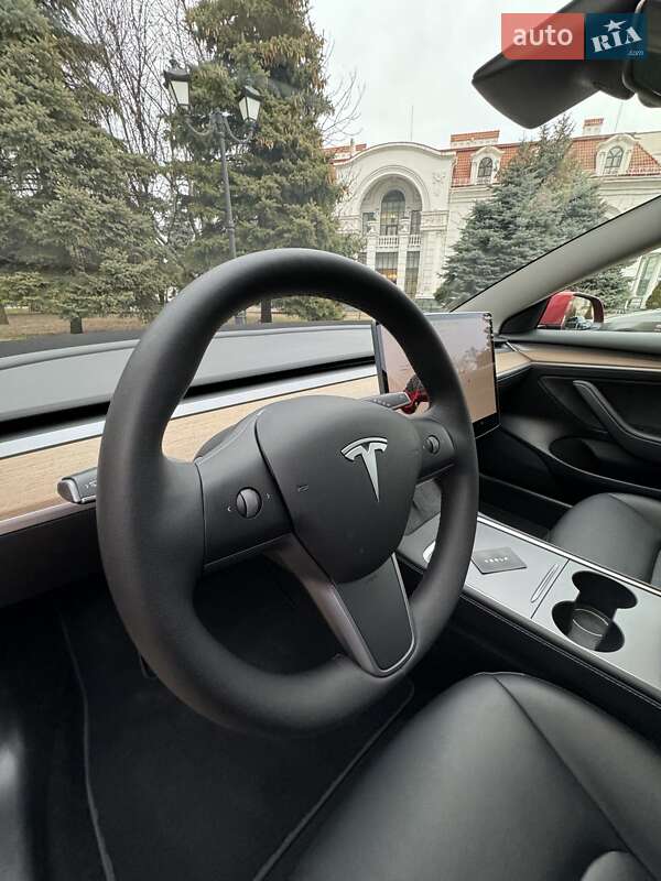Седан Tesla Model 3 2022 в Одессе