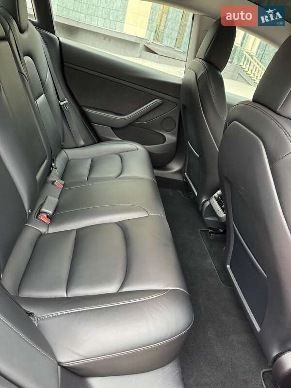 Седан Tesla Model 3 2022 в Одессе