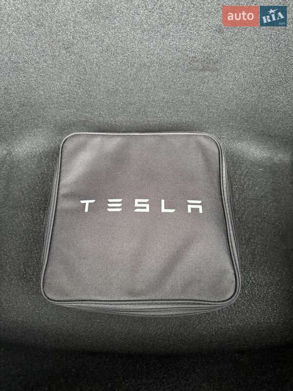 Седан Tesla Model 3 2022 в Одессе