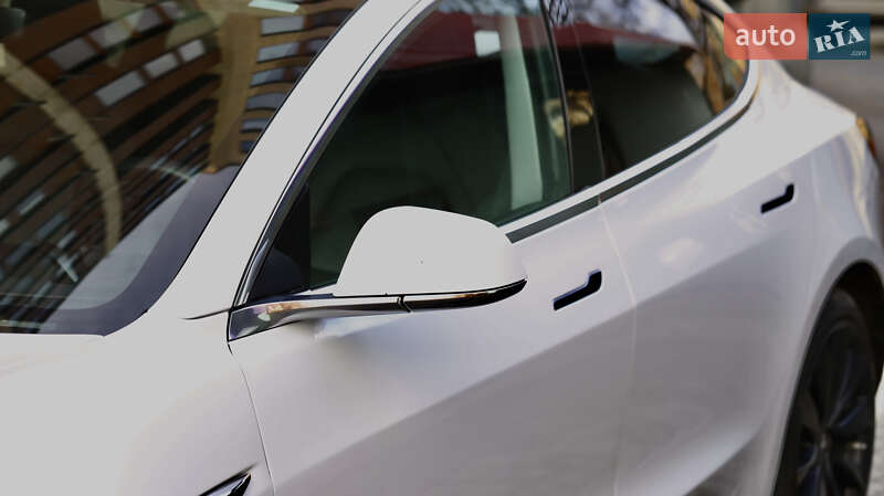 Седан Tesla Model 3 2019 в Тернополі