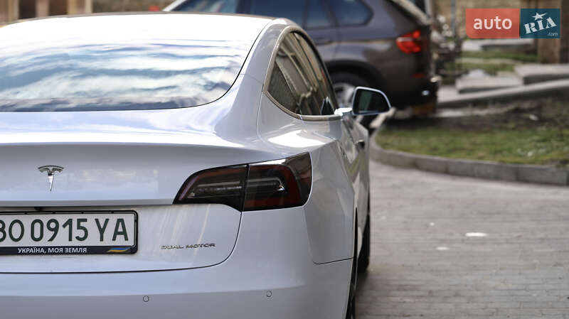 Седан Tesla Model 3 2019 в Тернополі