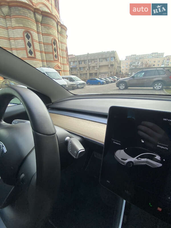 Седан Tesla Model 3 2019 в Тернополі