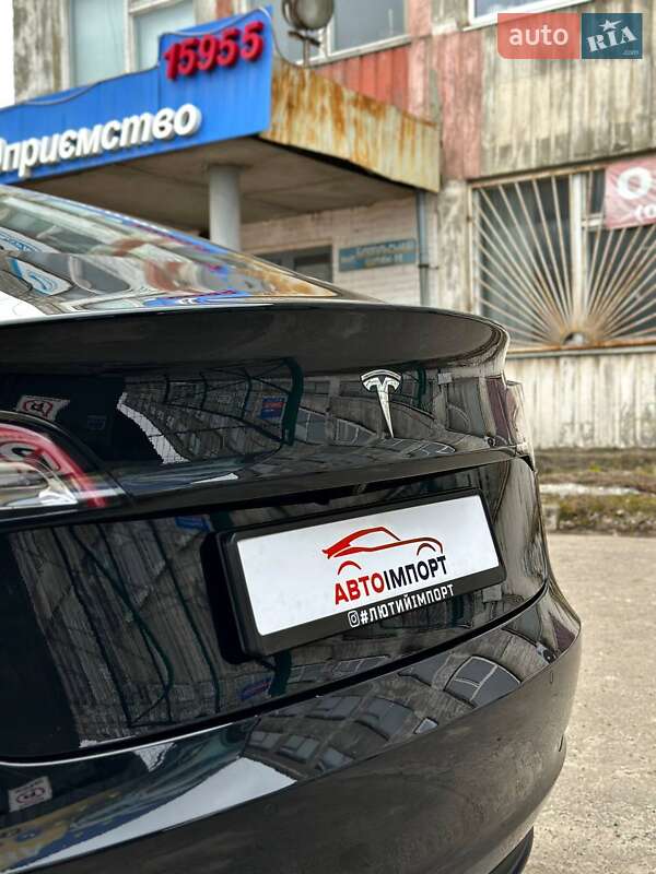 Седан Tesla Model 3 2019 в Сумах
