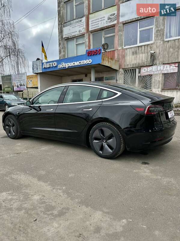 Седан Tesla Model 3 2019 в Сумах