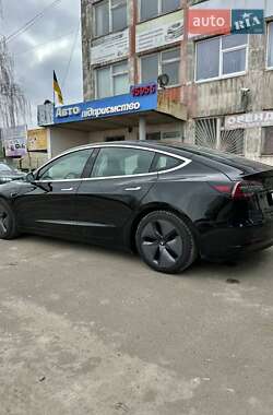 Седан Tesla Model 3 2019 в Сумах