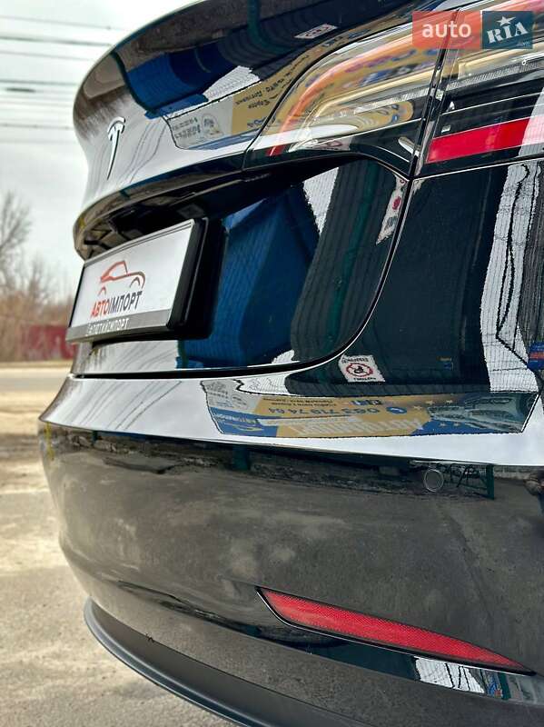 Седан Tesla Model 3 2019 в Сумах