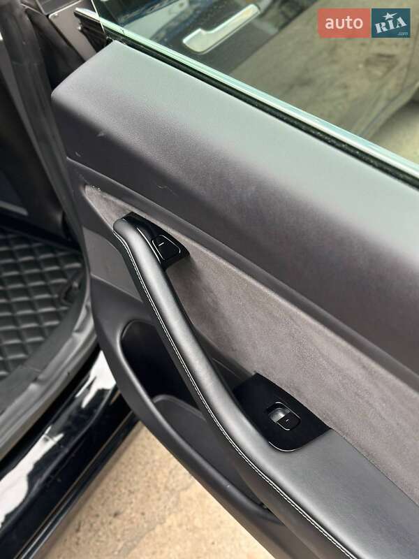 Седан Tesla Model 3 2019 в Сумах