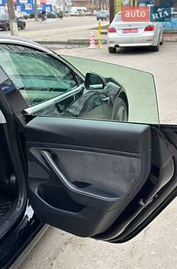 Седан Tesla Model 3 2019 в 