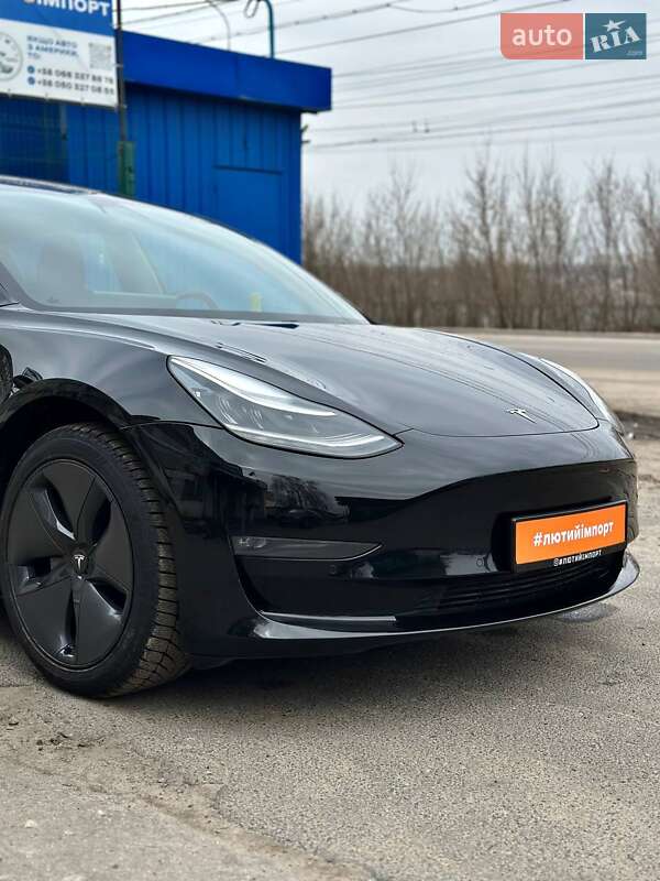 Седан Tesla Model 3 2019 в Сумах