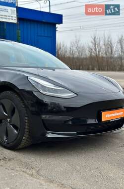 Седан Tesla Model 3 2019 в Сумах