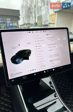 Седан Tesla Model 3 2019 в 