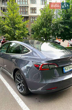 Седан Tesla Model 3 2020 в Львове