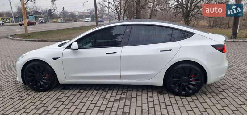 Седан Tesla Model 3 2023 в Днепре