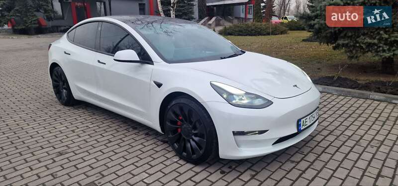 Седан Tesla Model 3 2023 в Днепре