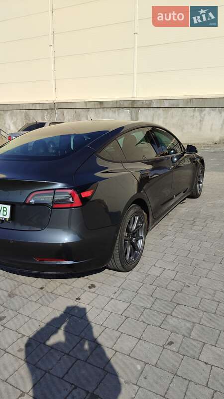 Седан Tesla Model 3 2018 в Львове