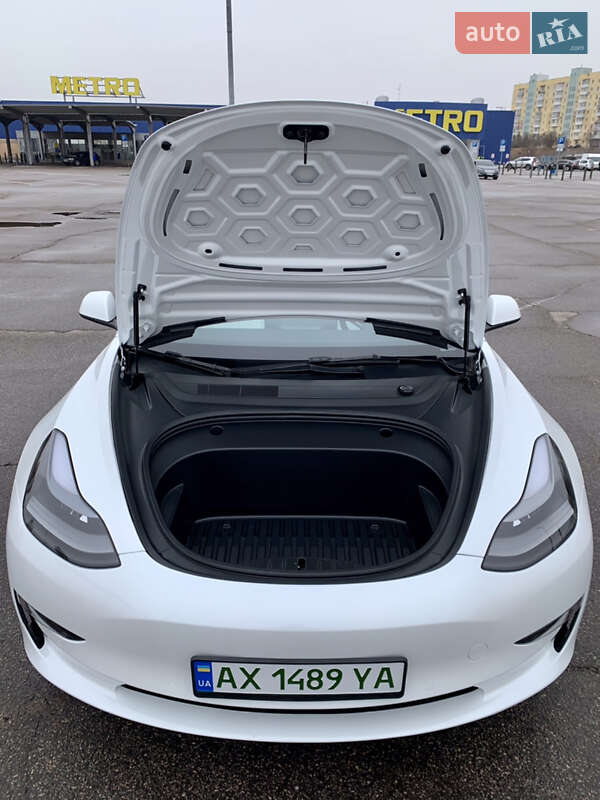 Седан Tesla Model 3 2021 в Харкові