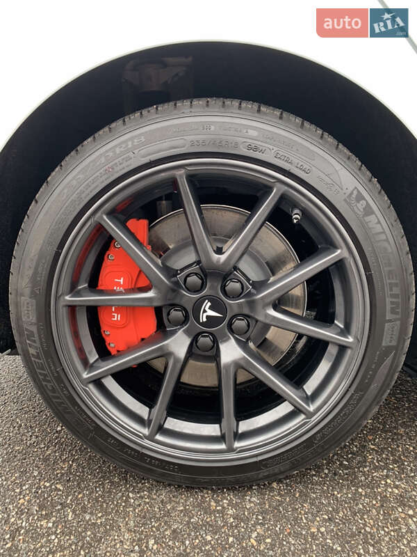 Седан Tesla Model 3 2021 в Харкові