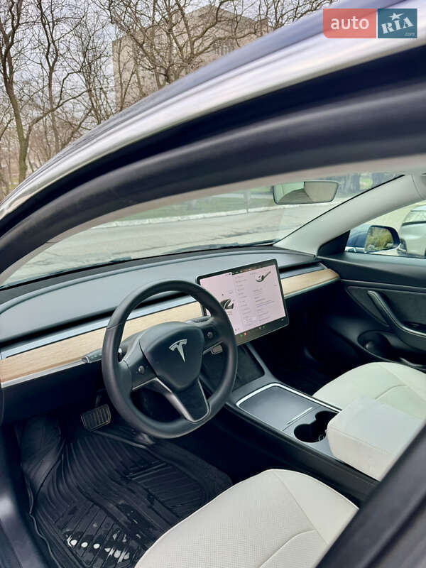 Седан Tesla Model 3 2019 в Одесі