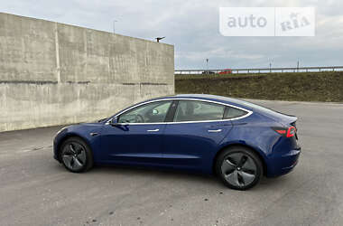 Седан Tesla Model 3 2019 в Львове