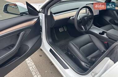Седан Tesla Model 3 2021 в Києві