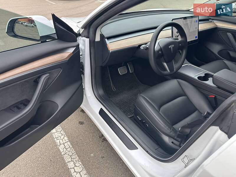 Седан Tesla Model 3 2021 в Києві