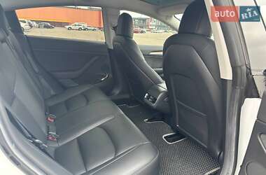 Седан Tesla Model 3 2021 в Києві