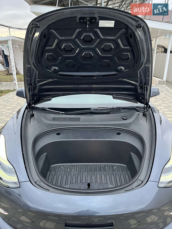 Седан Tesla Model 3 2022 в Одесі