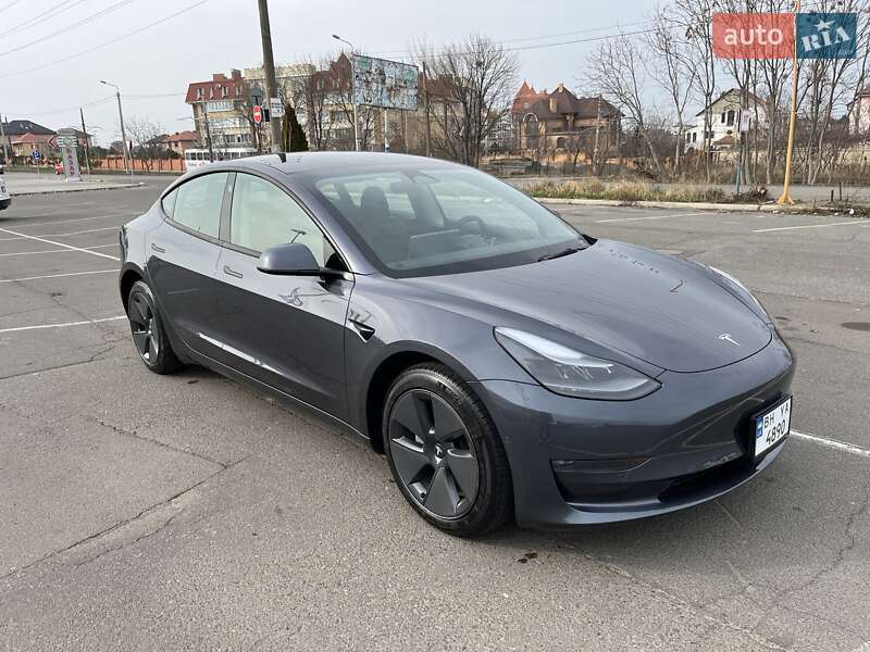 Tesla Model 3 2022