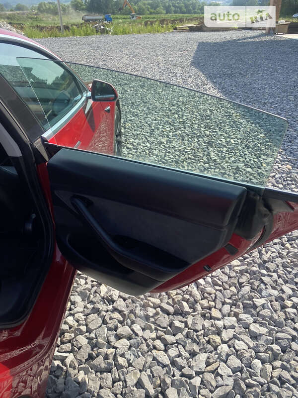 Седан Tesla Model 3 2020 в Черновцах