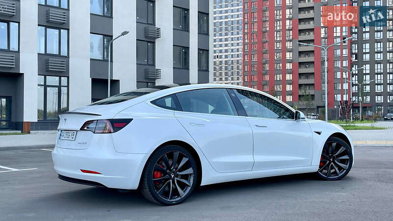 Седан Tesla Model 3 2020 в Киеве