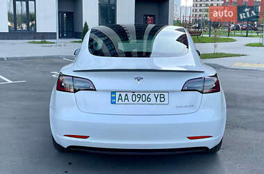 Седан Tesla Model 3 2020 в Києві