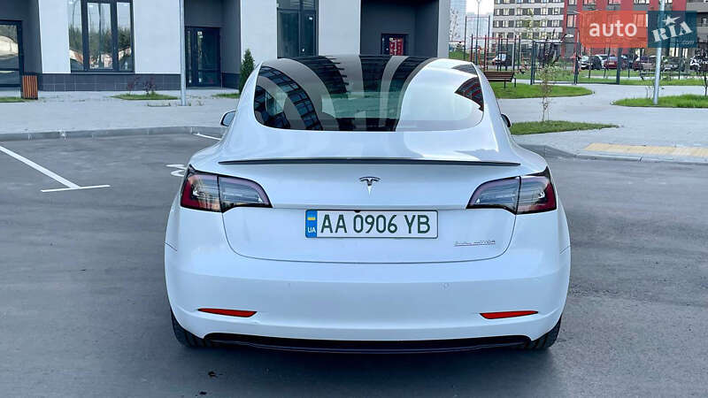 Седан Tesla Model 3 2020 в Киеве