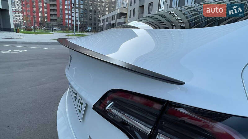 Седан Tesla Model 3 2020 в Киеве