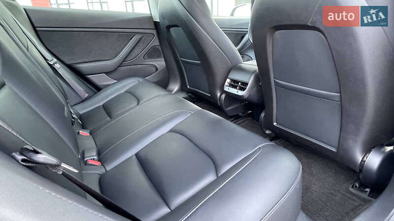 Седан Tesla Model 3 2020 в Киеве