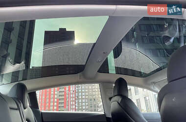 Седан Tesla Model 3 2020 в Києві