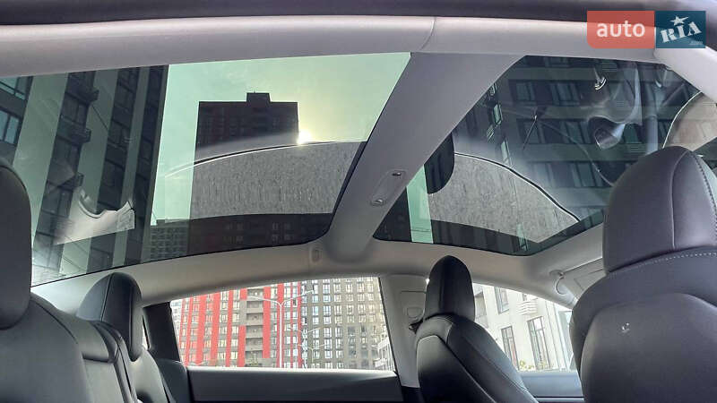 Седан Tesla Model 3 2020 в Киеве